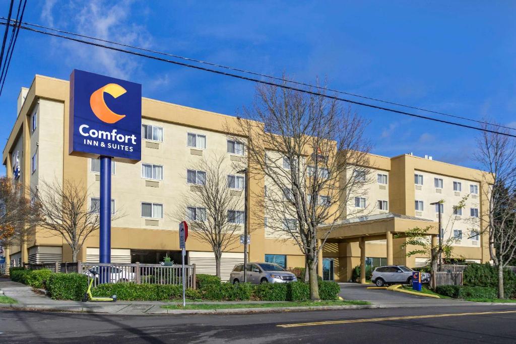 Comfort Inn & Suites Seattle North Main image 1